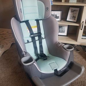 Graco Extend2Fit Convertible Carseat - Spire Color